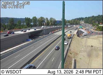 I-405 at MP 7.4: NE 44th St