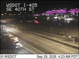 I-405 at MP 10.6: SE 40th St