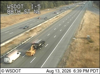 I-5 at MP 200.7: 88th St NE