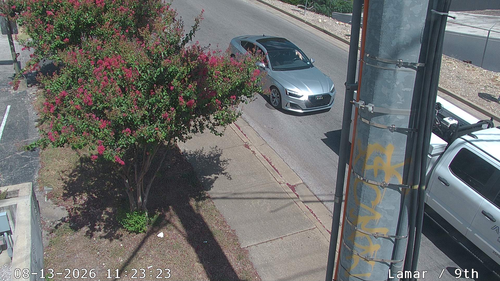  LAMAR BLVD / 9TH ST