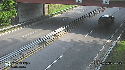 Bronx River Parkway at Greenacres Avenue