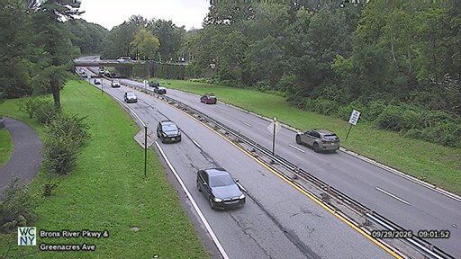 Bronx River Parkway at Greenacres Avenue