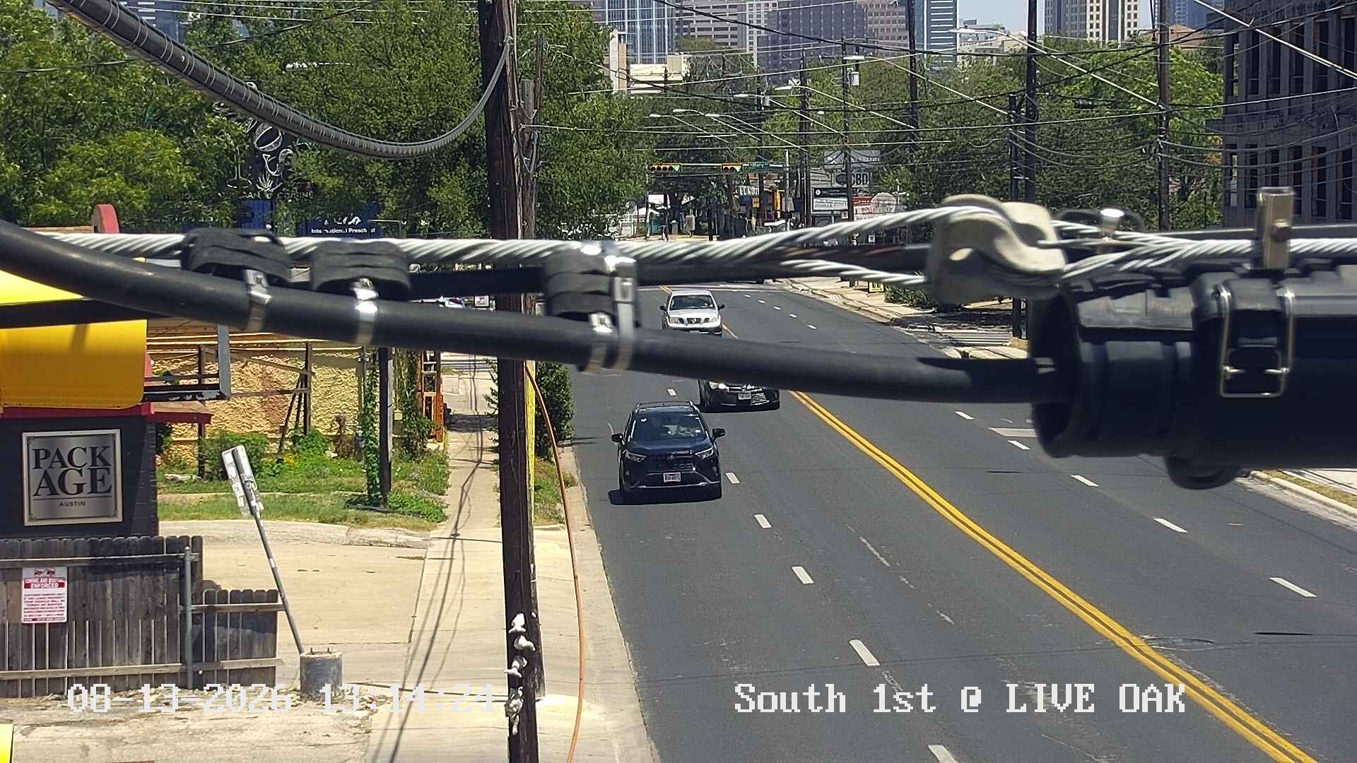  1ST ST / LIVE OAK ST