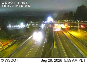 I-405 at MP 26.7: SR 527, Median