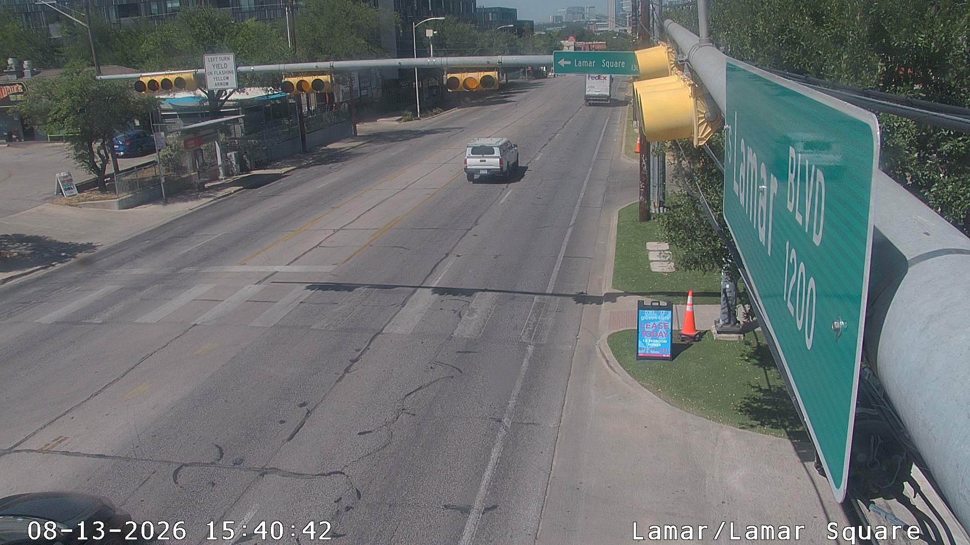  LAMAR BLVD / LAMAR SQUARE DR