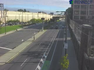 N DELAWARE AVE @ E COLUMBIA AVE