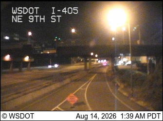 I-405 at MP 13.9: NE 9th St