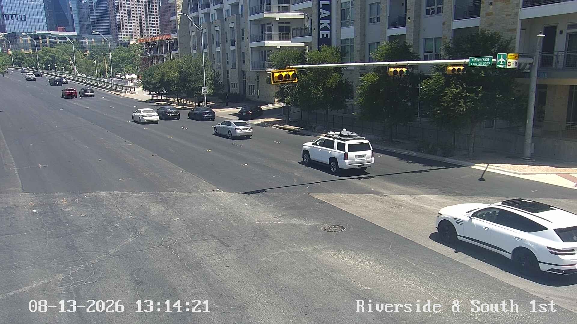  1ST ST / RIVERSIDE DR