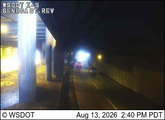 I-5 at MP 165.6: Seneca St Express Lanes