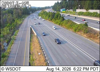I-405 at MP 20.9: NE 132nd St