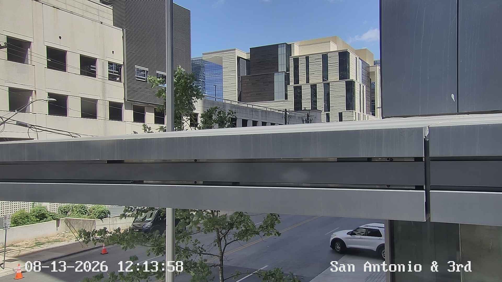  3RD ST / SAN ANTONIO ST