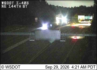 I-405 at MP 21.8: NE 144th St