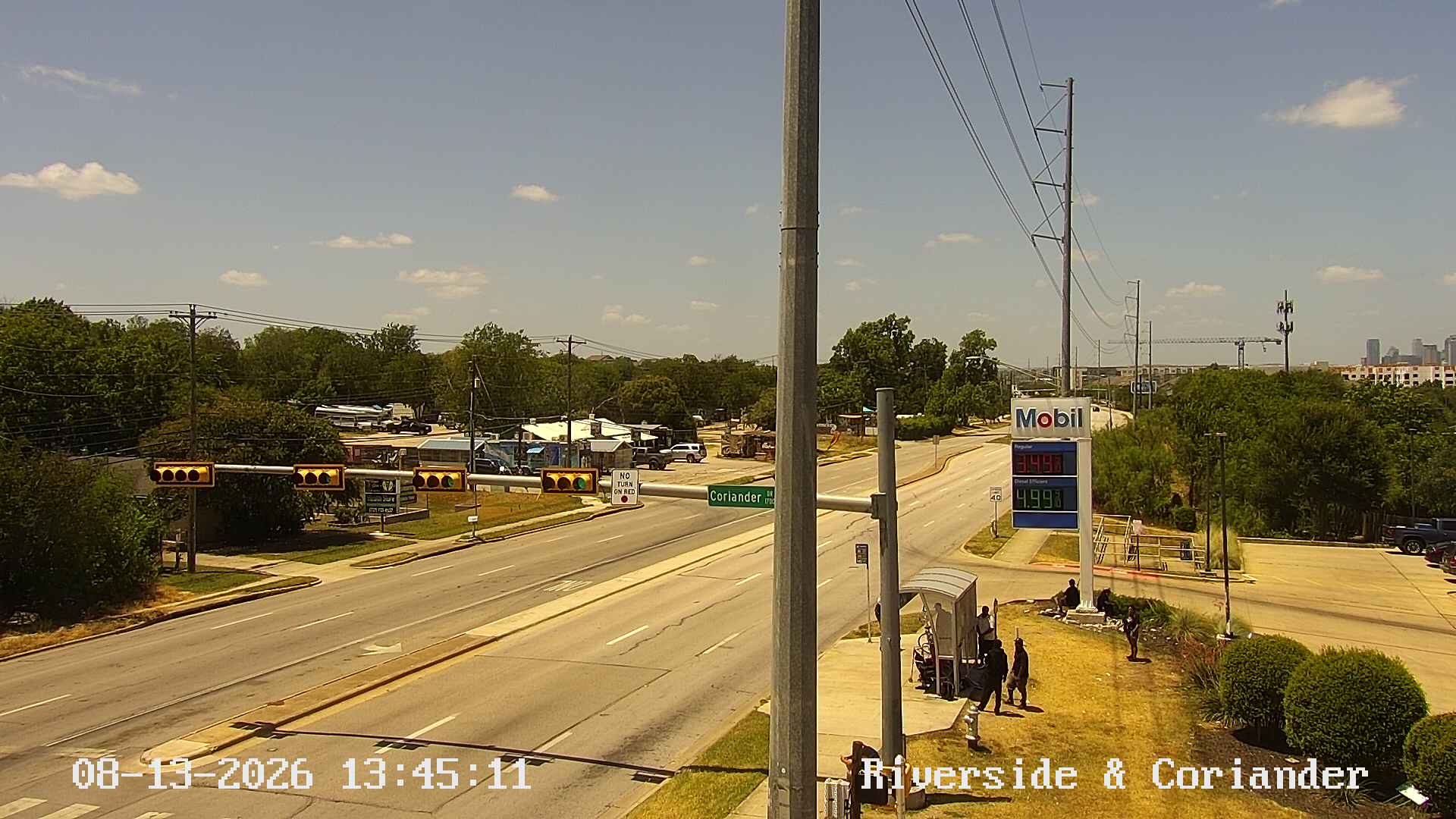  RIVERSIDE DR / CORIANDER DR