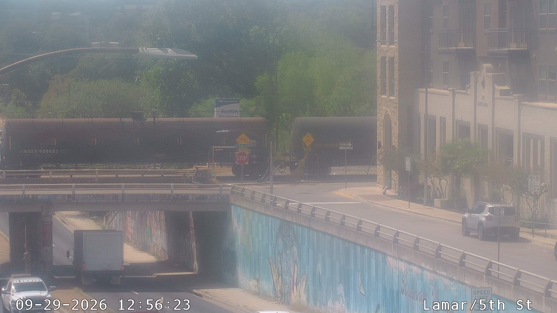  5TH ST / LAMAR BLVD