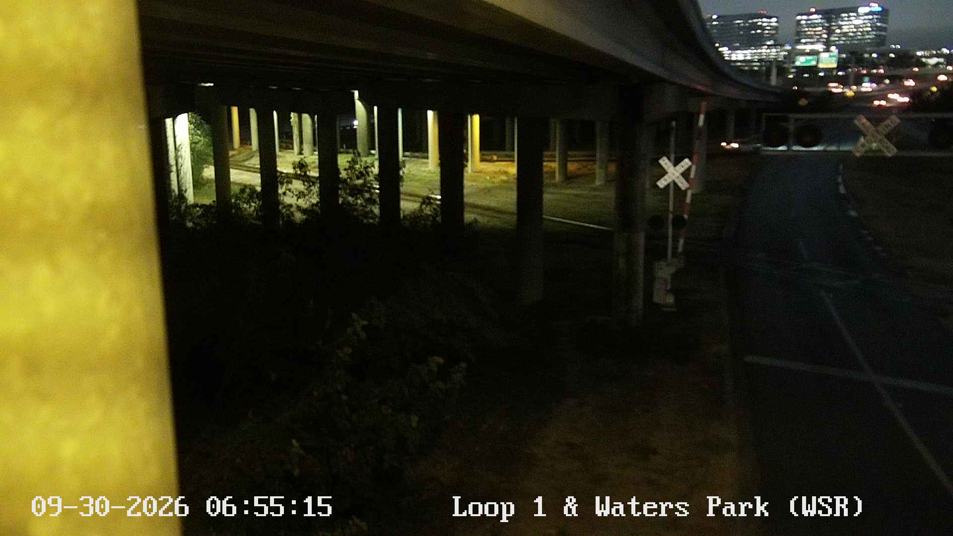 MOPAC EXPY SVRD / PARK BEND DR