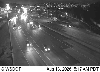 I-5 at MP 135.2: Puyallup River Bridge