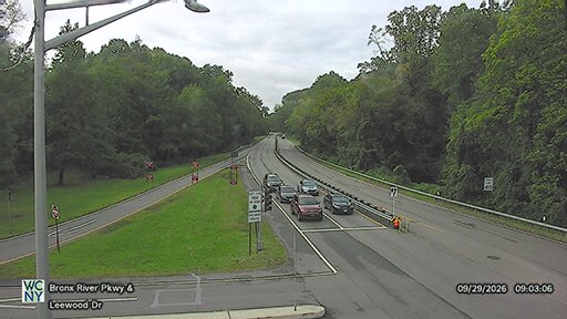 Bronx River Parkway at Leewood Drive
