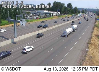 I-5 at MP 136.6: Port of Tacoma Rd