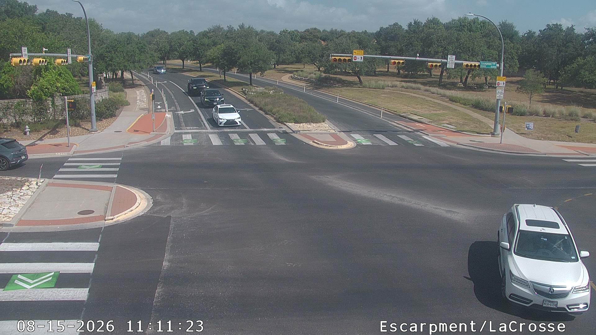  ESCARPMENT BLVD / LA CROSSE AVE