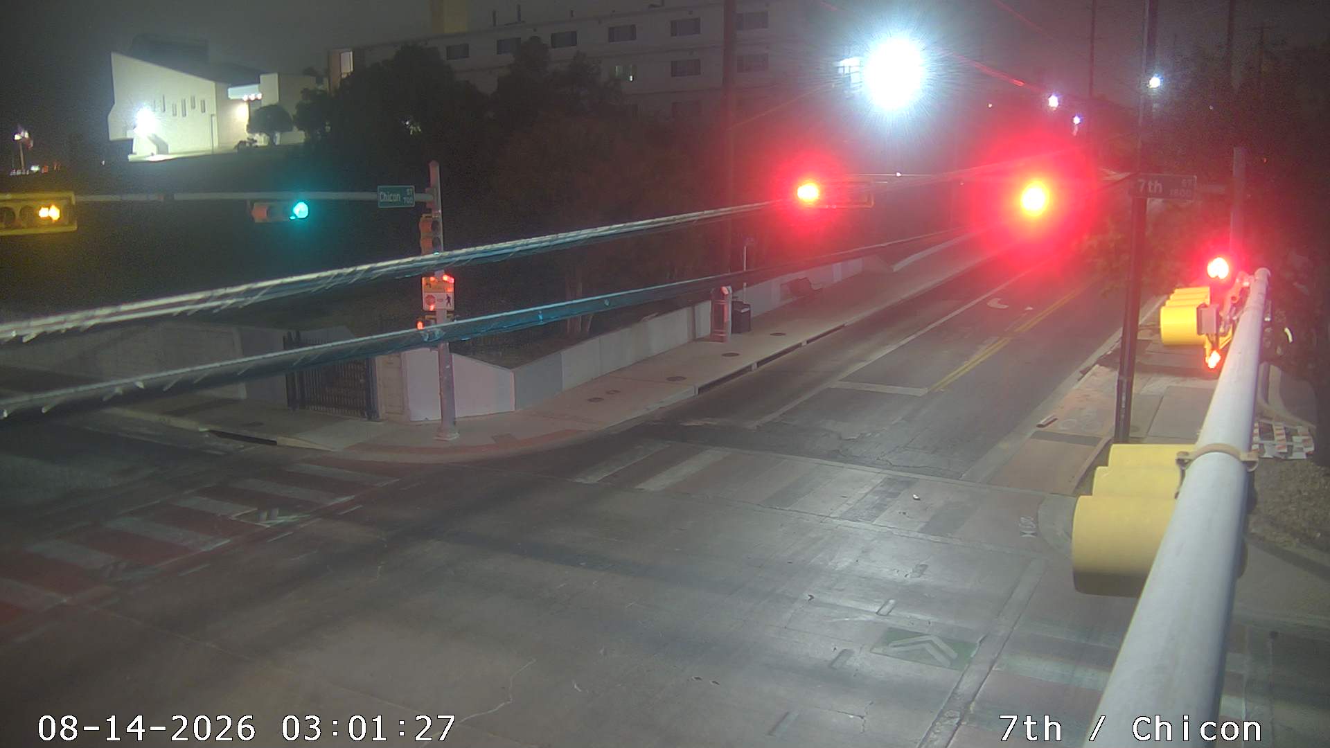  7TH ST / CHICON ST