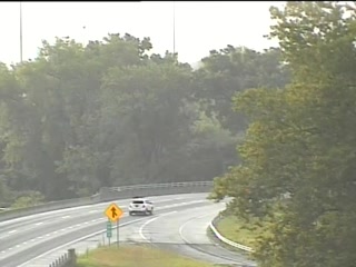 CAM 23 East Hartford I-84 WB E/O Exit 51 - Rt. 44 WB on ramp (Bulkeley Br.)