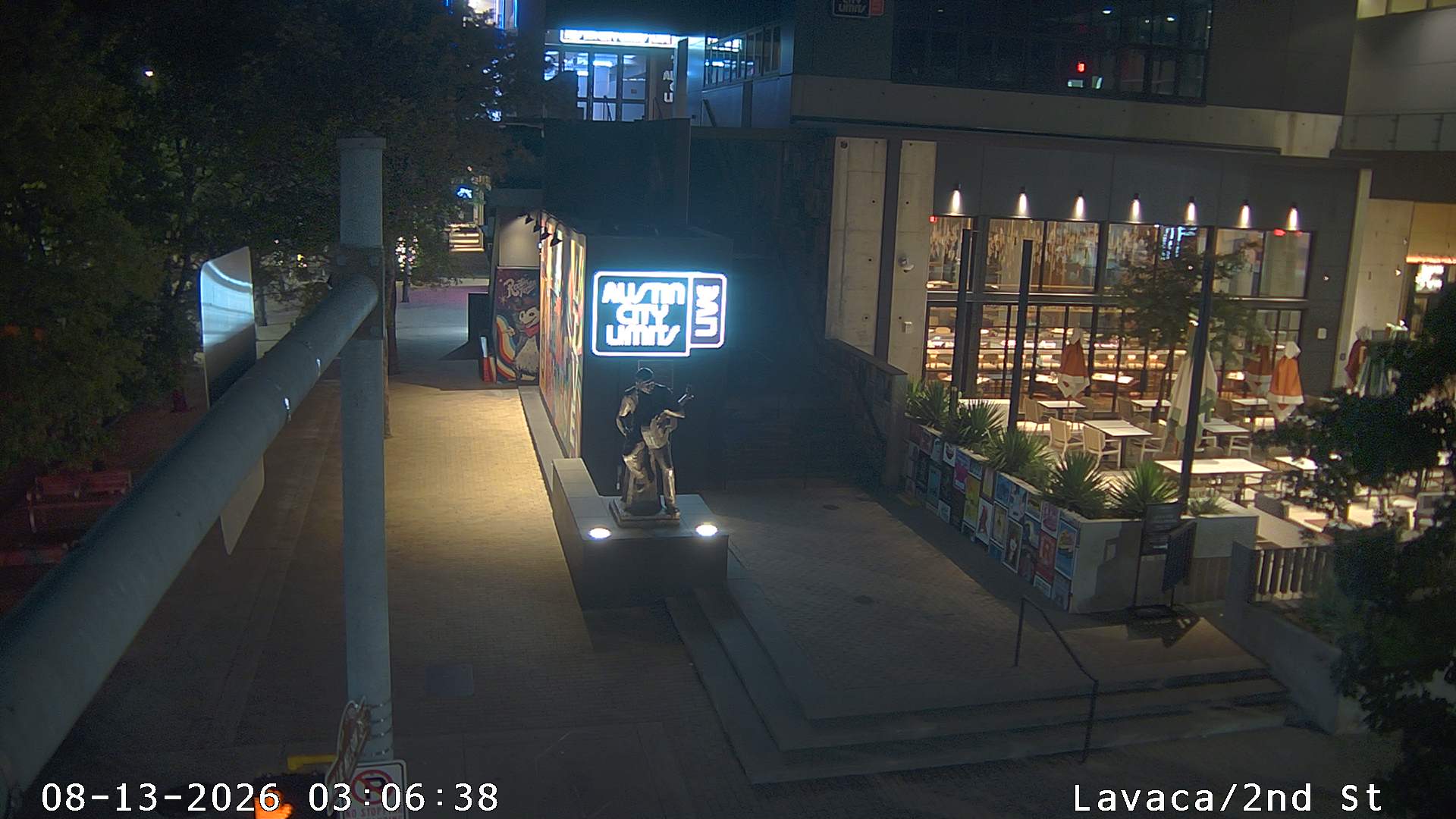  LAVACA ST / 2ND ST