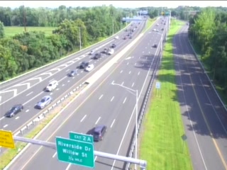 CAM 115 East Hartford RT 2 EB W/O Exit 5 - Pitkin St.