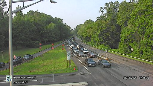 Bronx River Parkway at Leewood Drive